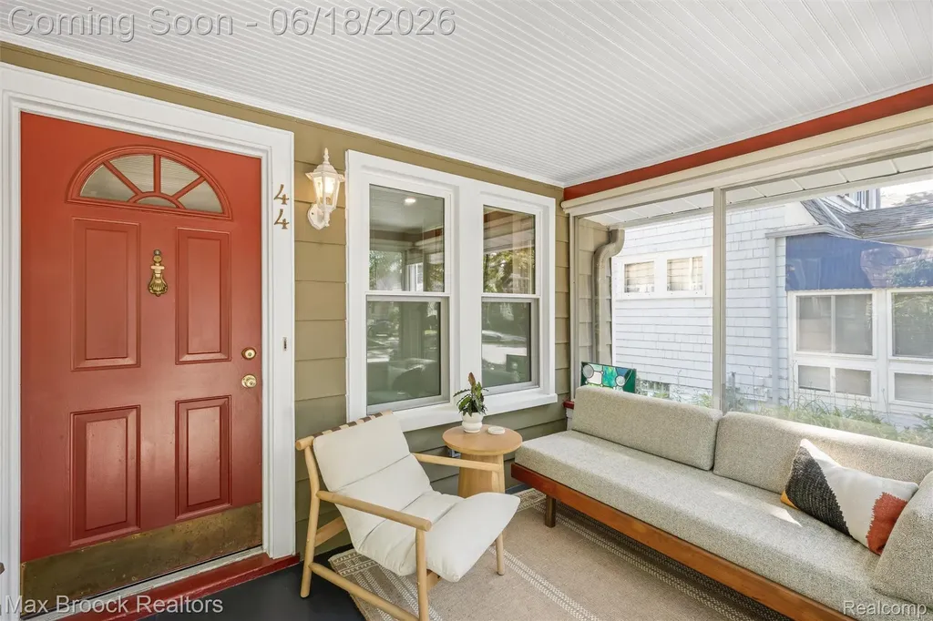 44 Kensington Boulevard Pleasant Ridge City MI 48069