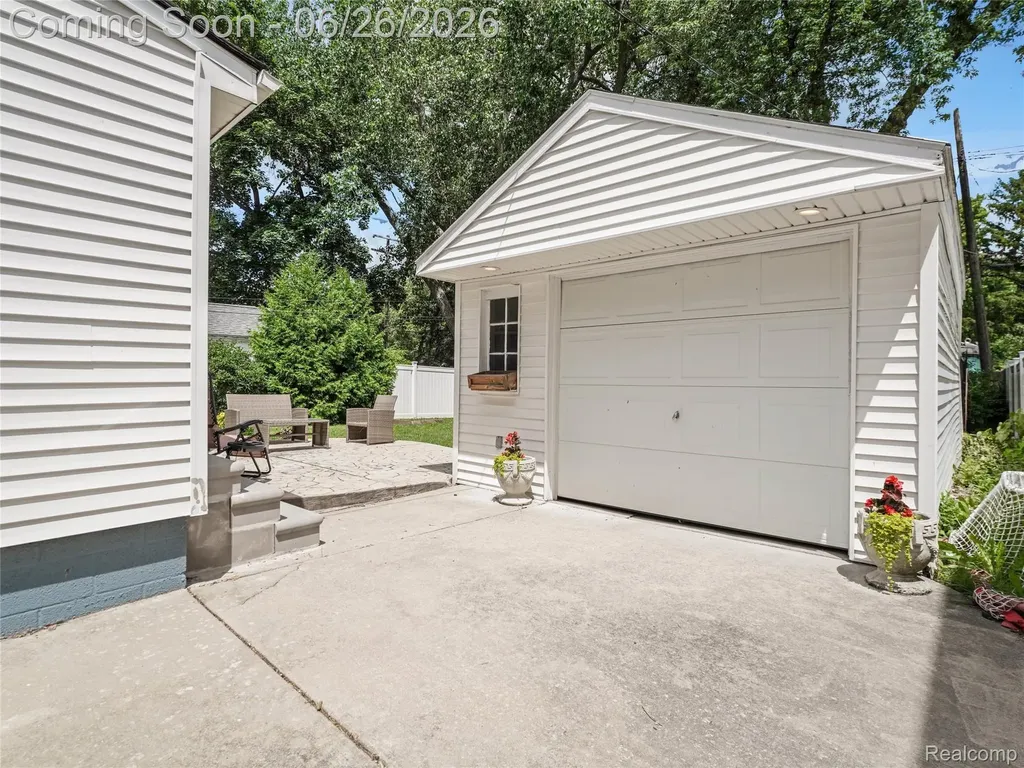 1944 Cummings Avenue Berkley City MI 48072