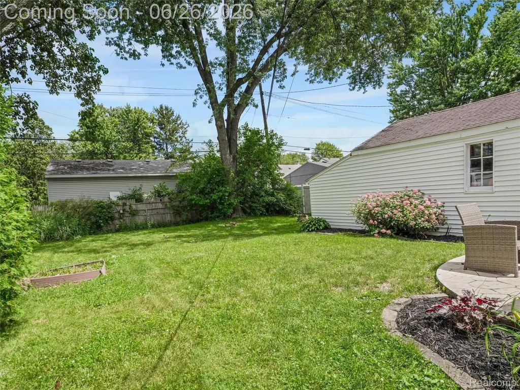 1944 Cummings Avenue Berkley City MI 48072
