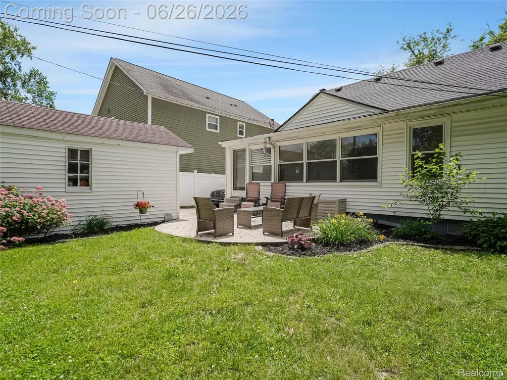 1944 Cummings Avenue Berkley City MI 48072