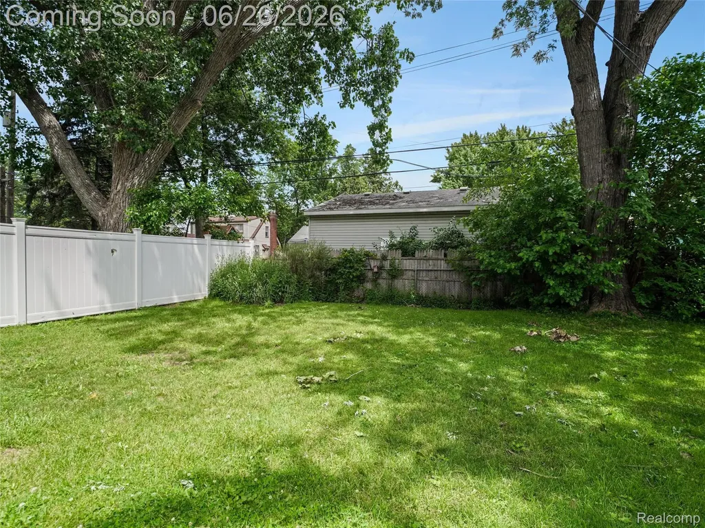1944 Cummings Avenue Berkley City MI 48072