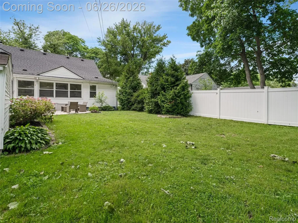 1944 Cummings Avenue Berkley City MI 48072