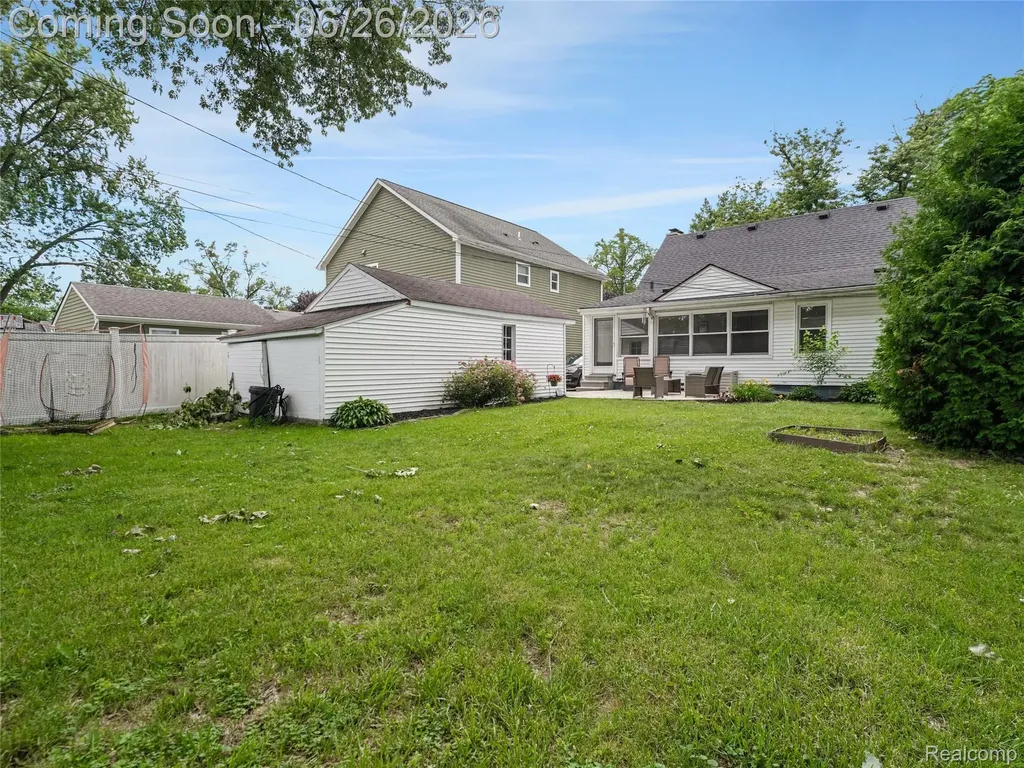 1944 Cummings Avenue Berkley City MI 48072