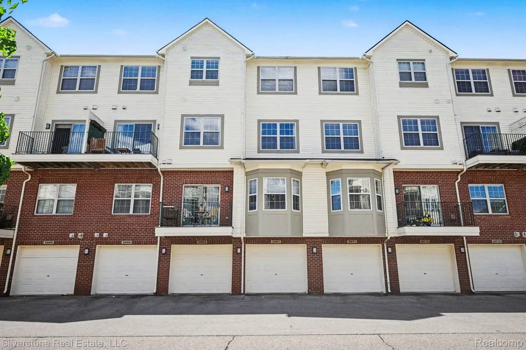 3267 Camden Drive Troy City MI 48084