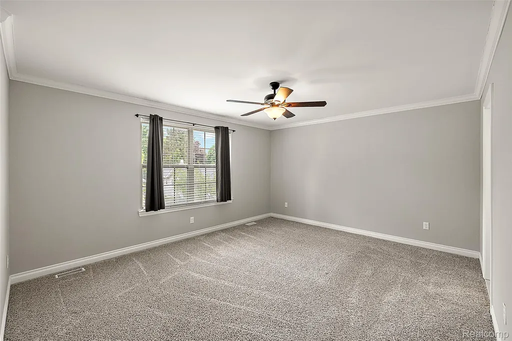 215 La Plaza Court Royal Oak City MI 48073