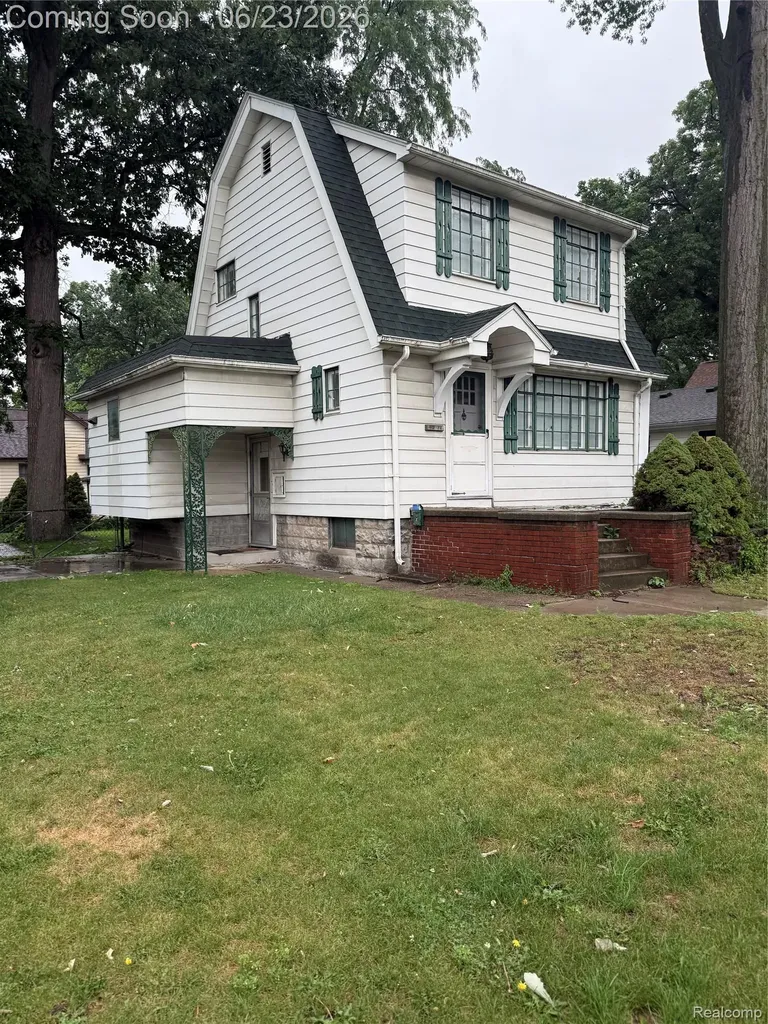 1214 Mclean Avenue Royal Oak City MI 48067