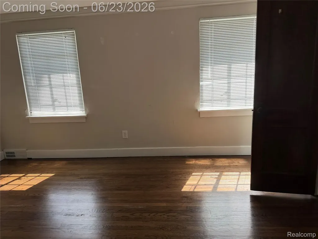 1214 Mclean Avenue Royal Oak City MI 48067