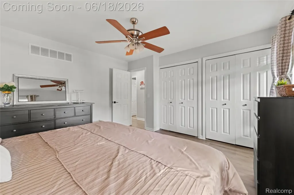 2511 Coral Drive Troy City MI 48085
