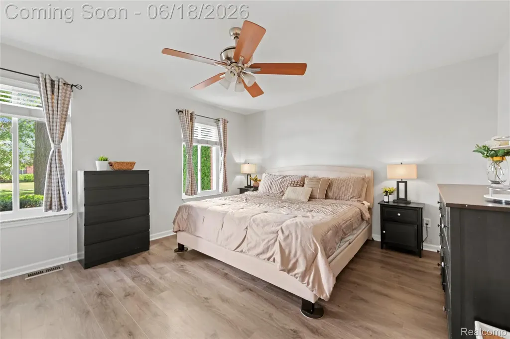 2511 Coral Drive Troy City MI 48085