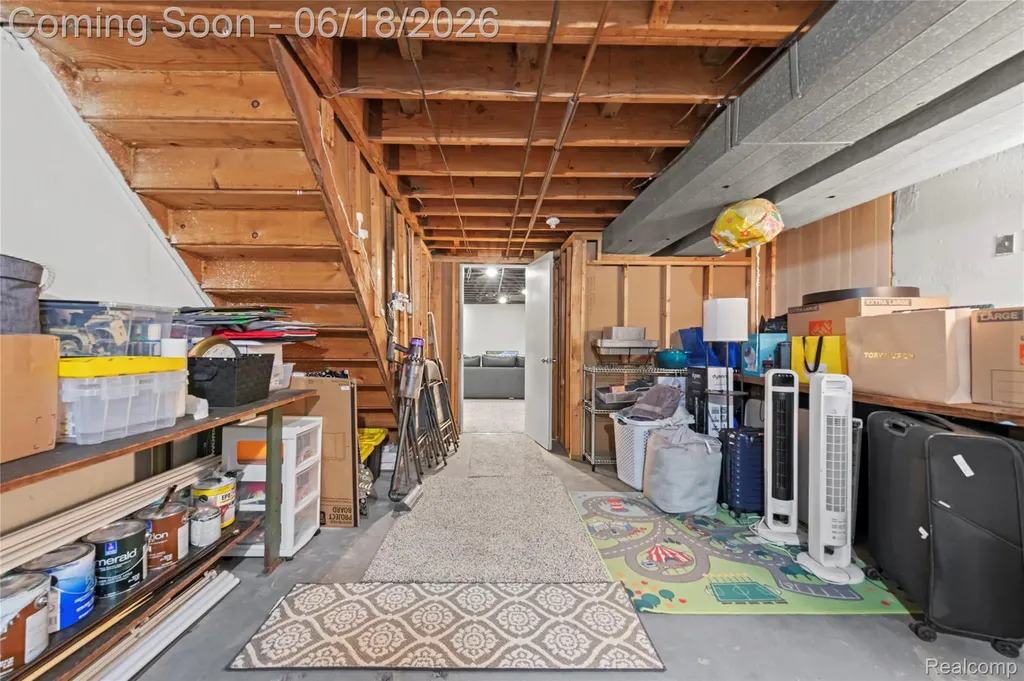 2511 Coral Drive Troy City MI 48085