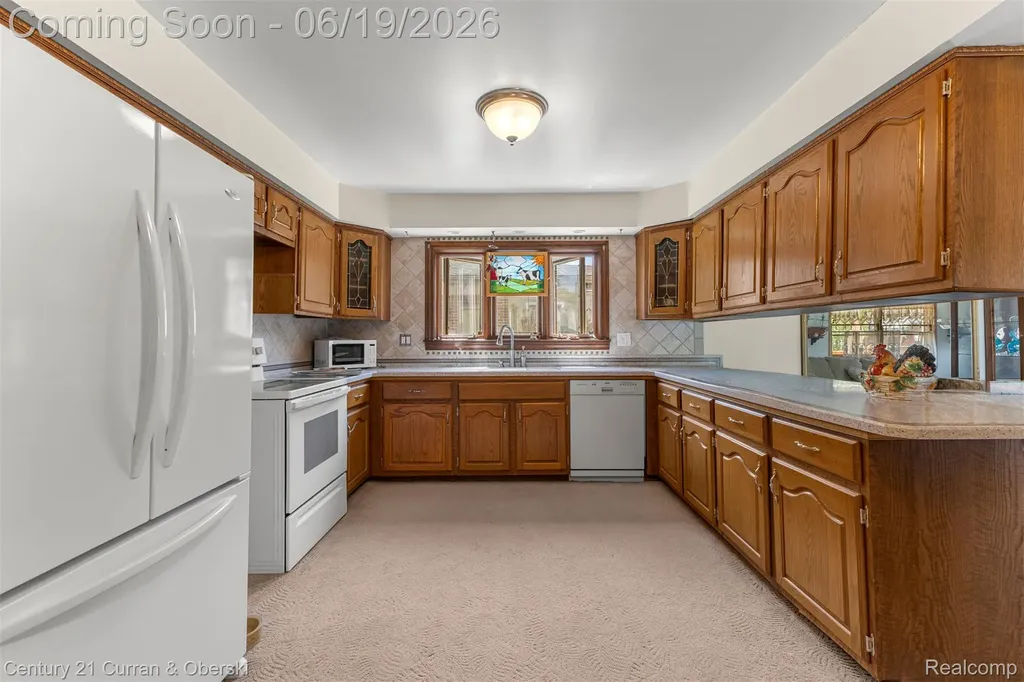 23312 E Fairway Drive Woodhaven City MI 48183