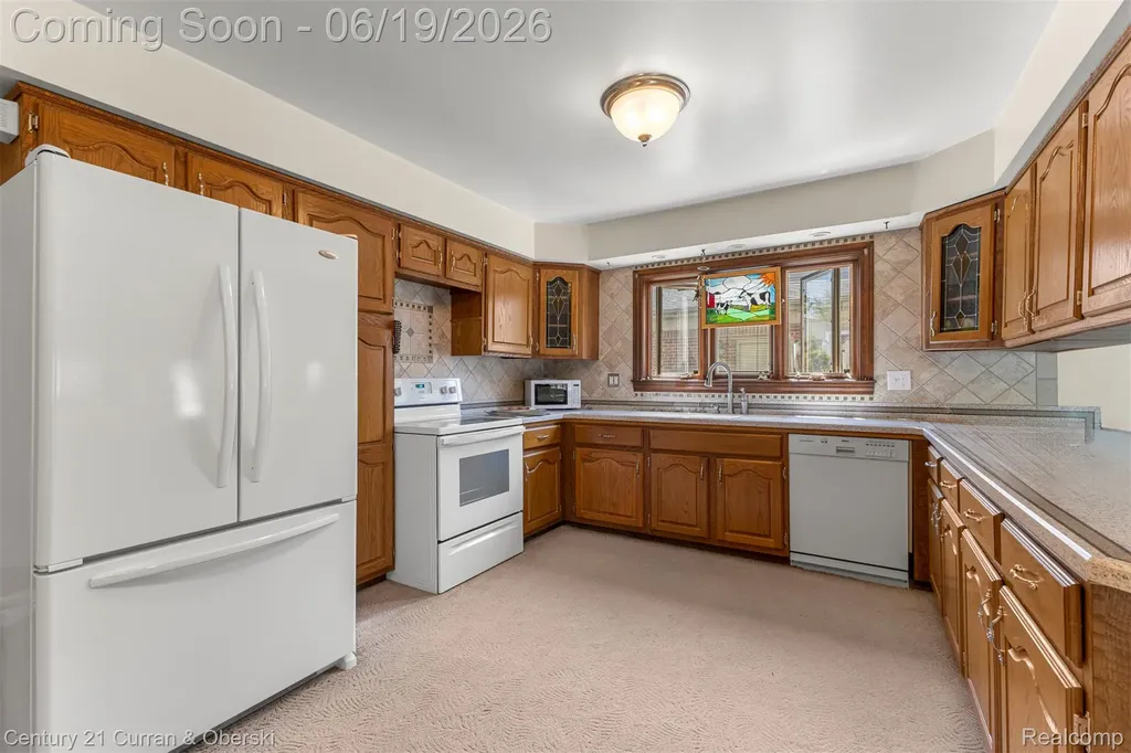 23312 E Fairway Drive Woodhaven City MI 48183