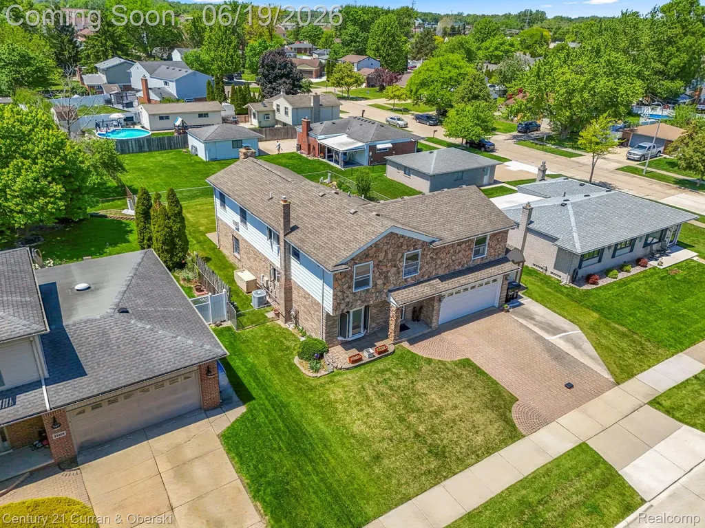 23312 E Fairway Drive Woodhaven City MI 48183
