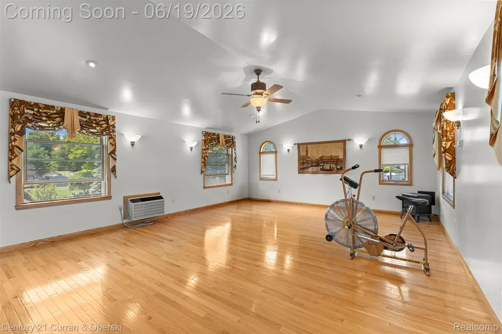 23312 E Fairway Drive Woodhaven City MI 48183