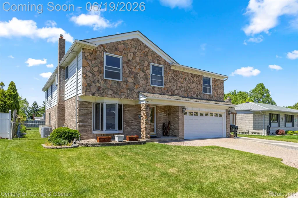 23312 E Fairway Drive Woodhaven City MI 48183