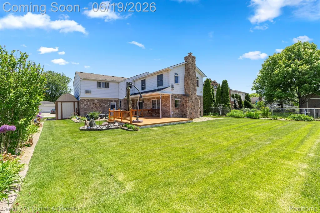 23312 E Fairway Drive Woodhaven City MI 48183
