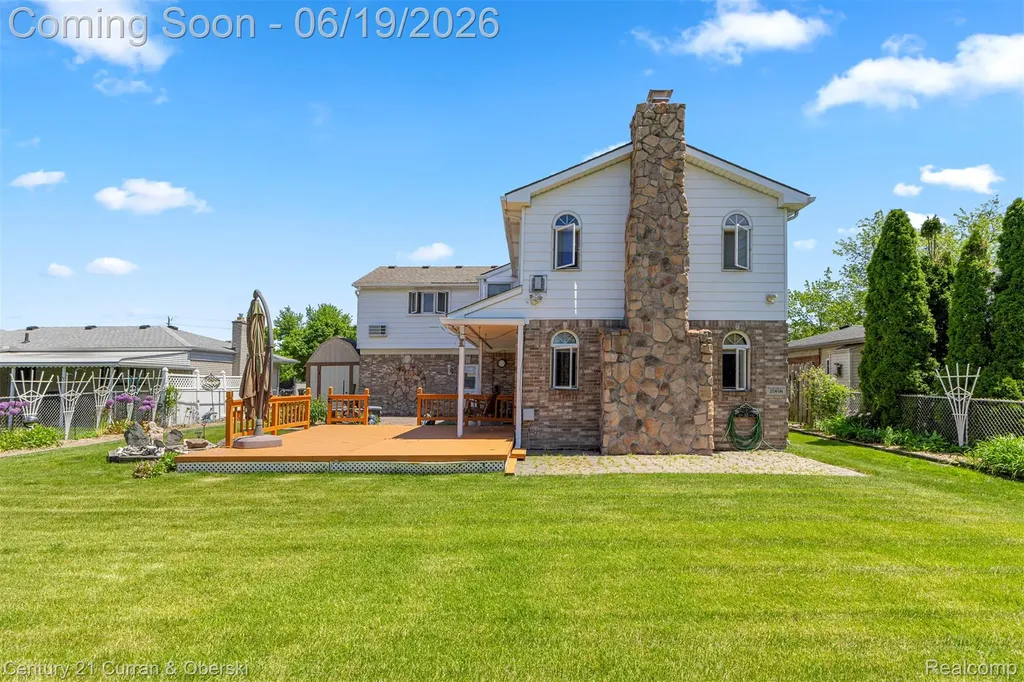 23312 E Fairway Drive Woodhaven City MI 48183