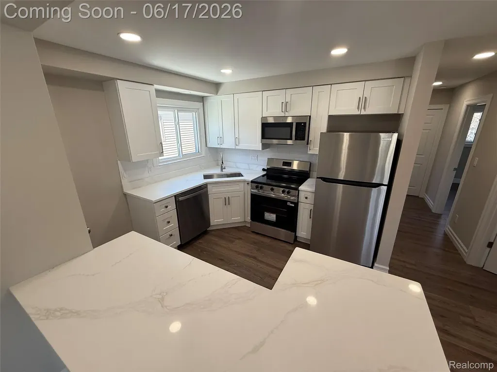 23541 Elmira Street St. Clair Shores City MI 48082