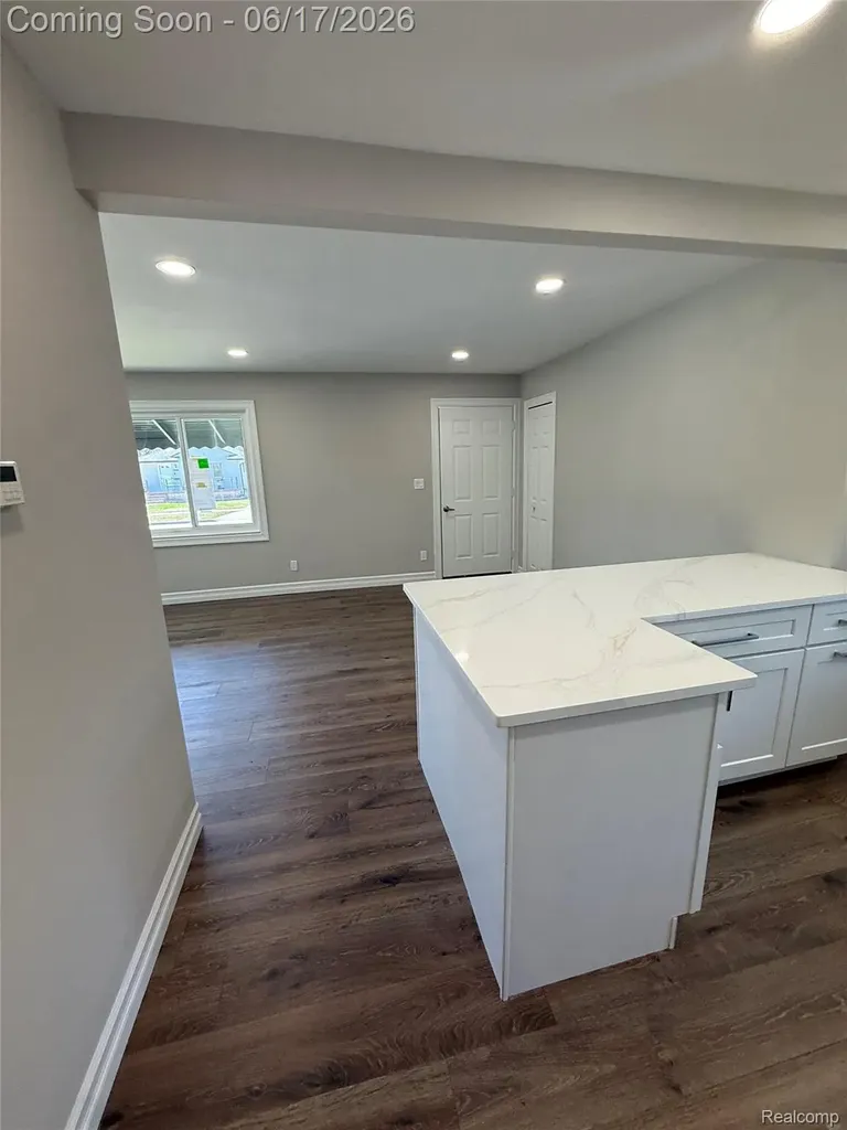 23541 Elmira Street St. Clair Shores City MI 48082