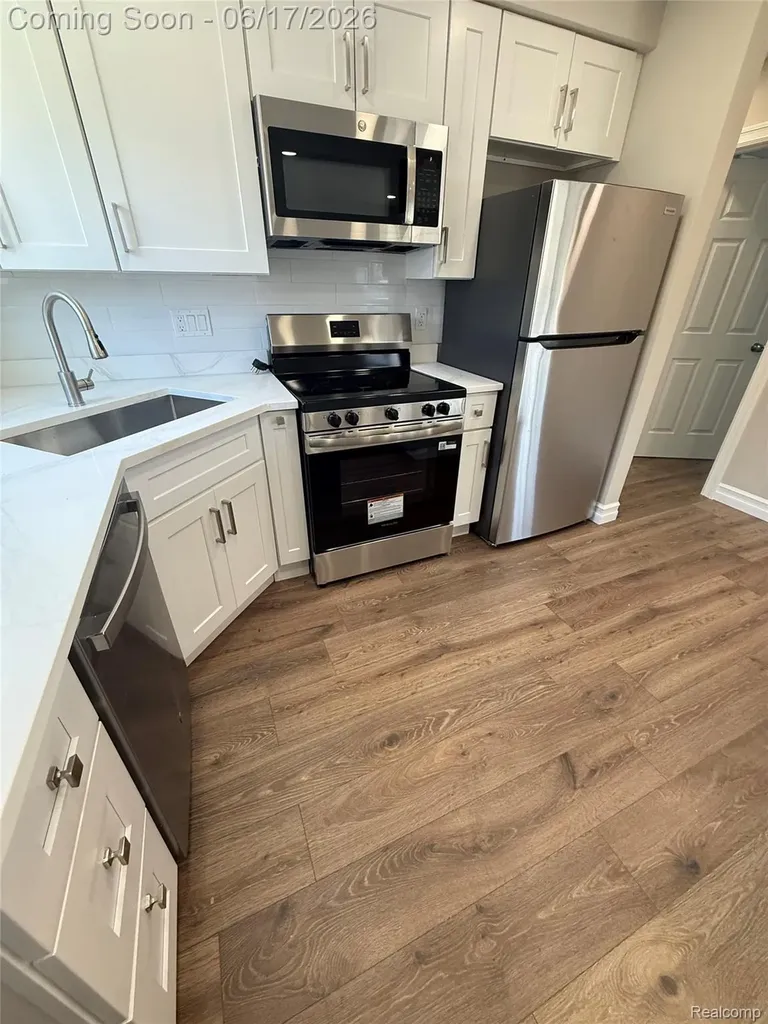 23541 Elmira Street St. Clair Shores City MI 48082