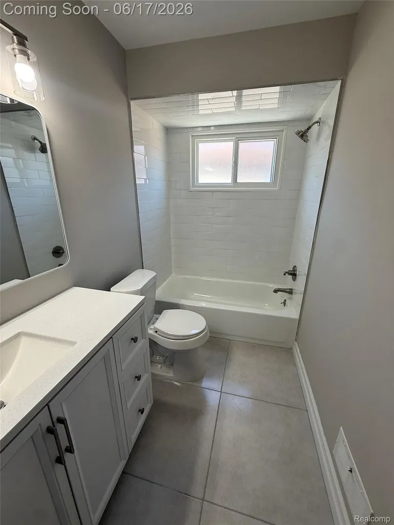 23541 Elmira Street St. Clair Shores City MI 48082