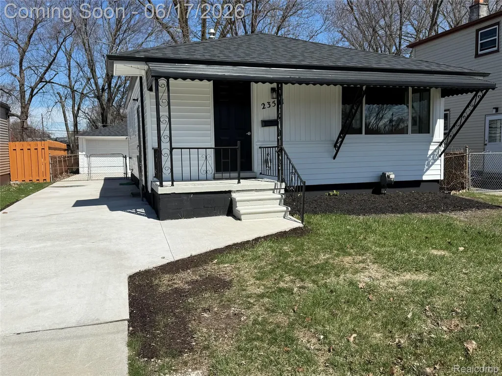 23541 Elmira Street St. Clair Shores City MI 48082