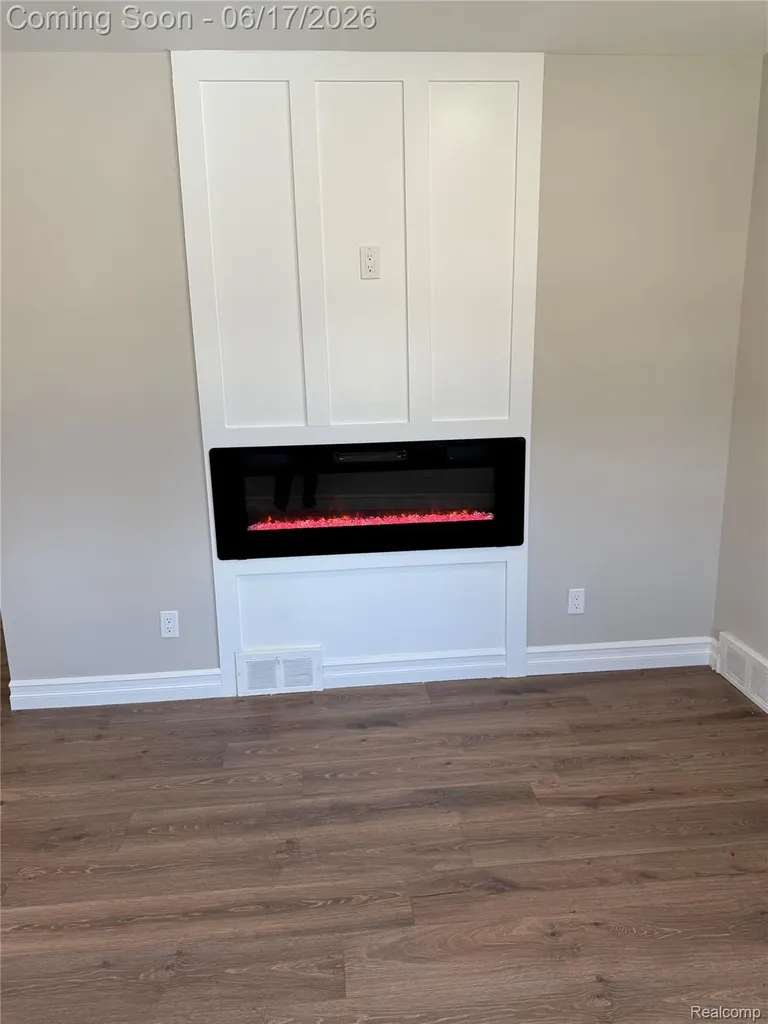 23541 Elmira Street St. Clair Shores City MI 48082
