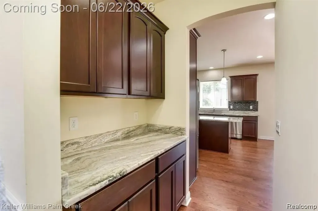 57 Forthton Drive Troy City MI 48084