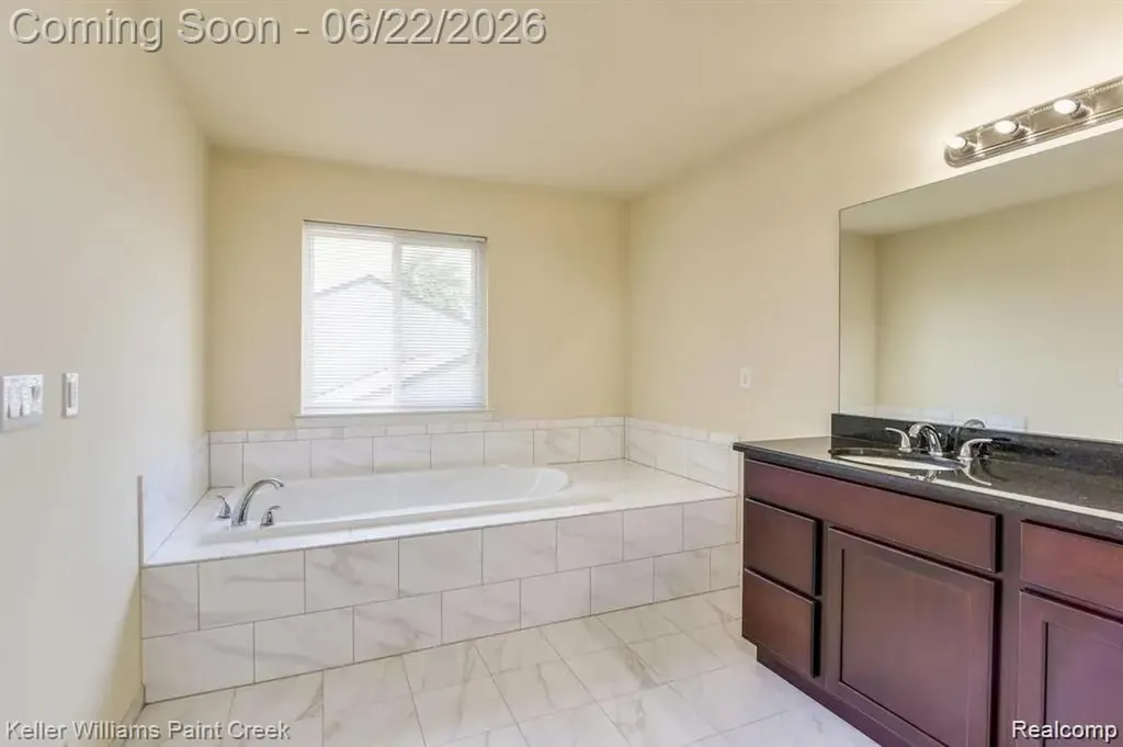 57 Forthton Drive Troy City MI 48084