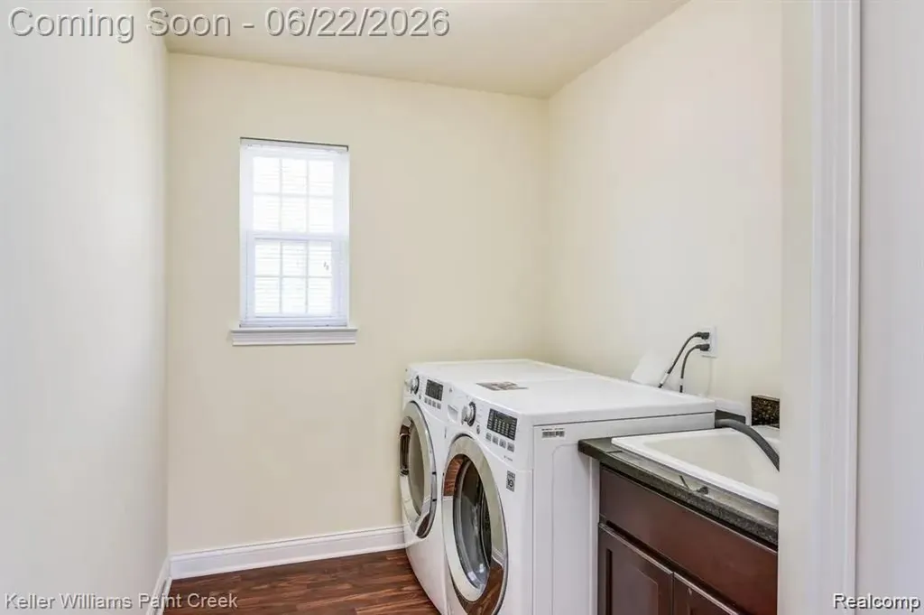 57 Forthton Drive Troy City MI 48084
