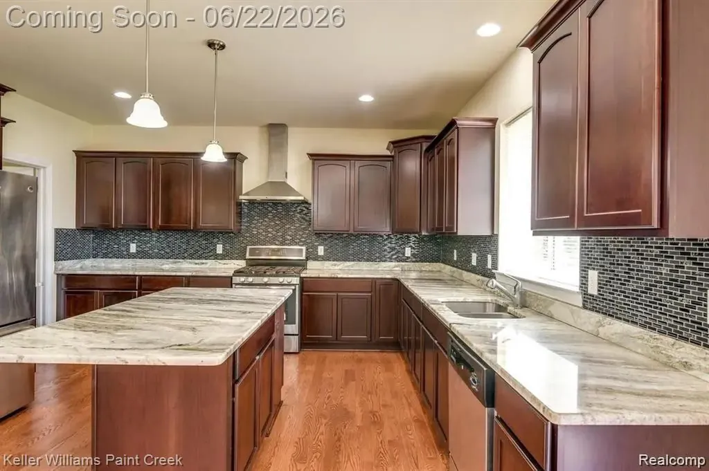 57 Forthton Drive Troy City MI 48084