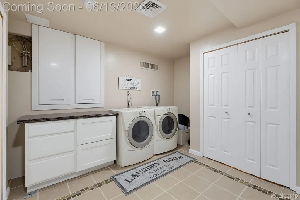 25035 Samoset Court Novi City MI 48374