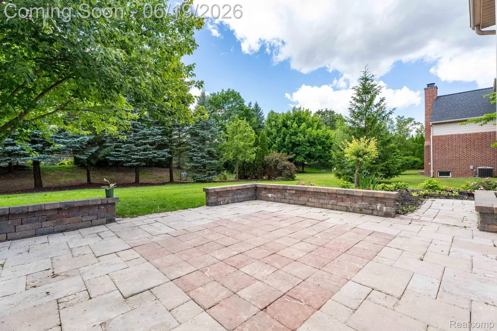 25035 Samoset Court Novi City MI 48374