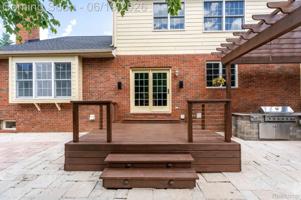 25035 Samoset Court Novi City MI 48374