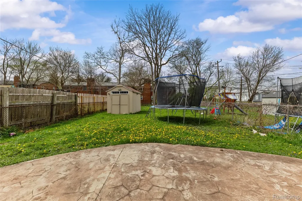 6795 Heyden Street Dearborn Heights City MI 48127