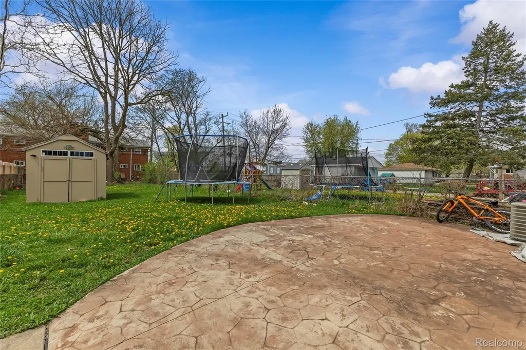 6795 Heyden Street Dearborn Heights City MI 48127