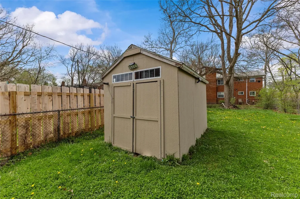 6795 Heyden Street Dearborn Heights City MI 48127
