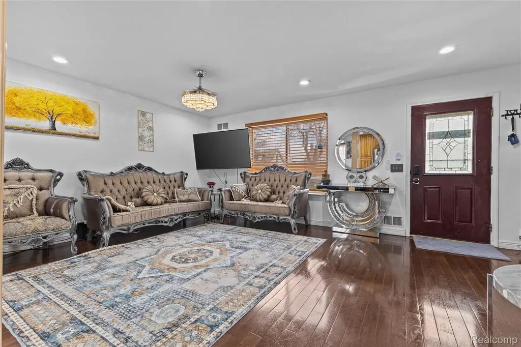 6795 Heyden Street Dearborn Heights City MI 48127