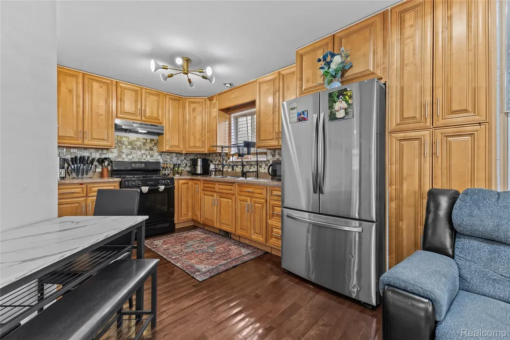 6795 Heyden Street Dearborn Heights City MI 48127