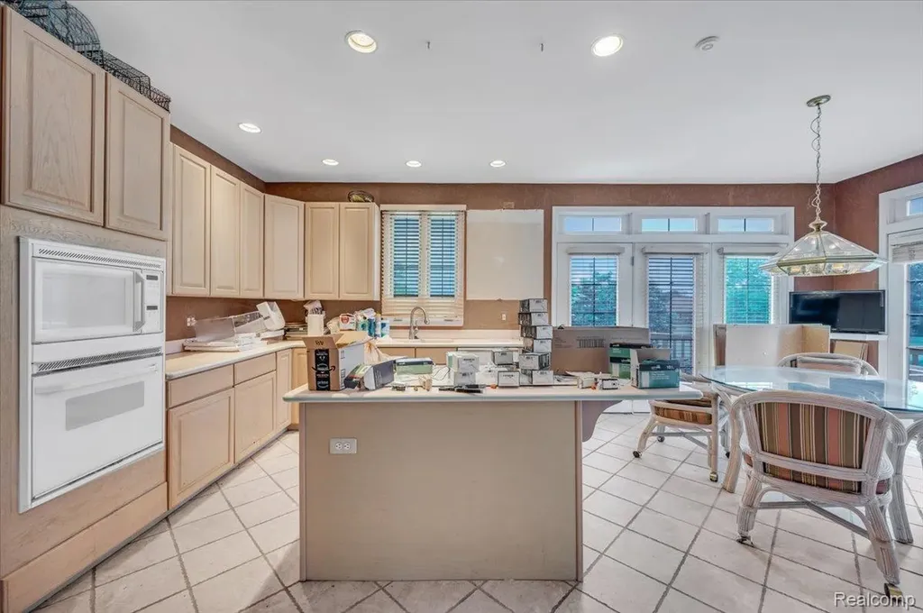 7882 Glacier Club Drive Washington Township MI 48094