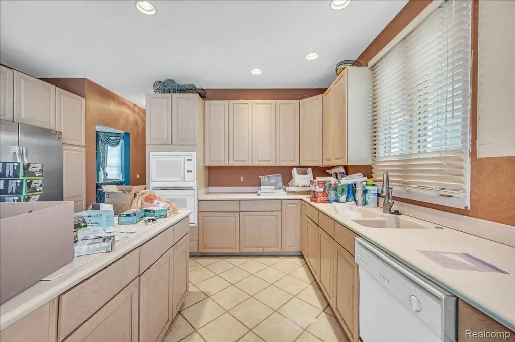 7882 Glacier Club Drive Washington Township MI 48094