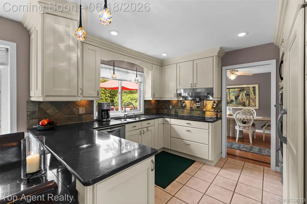 19700 Wilshire Boulevard Beverly Hills Village MI 48025