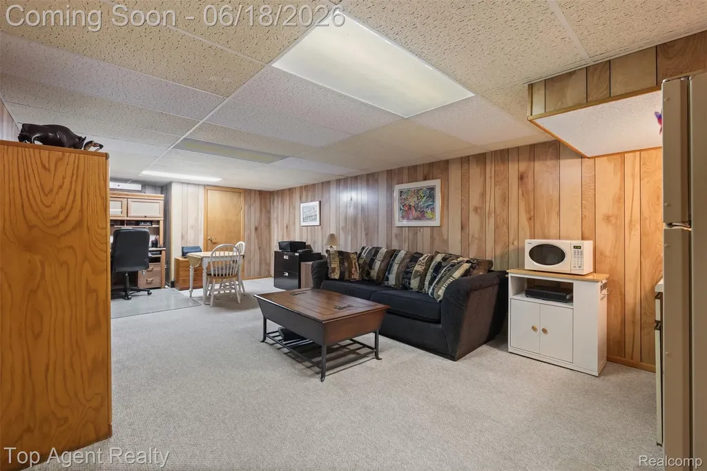 19700 Wilshire Boulevard Beverly Hills Village MI 48025