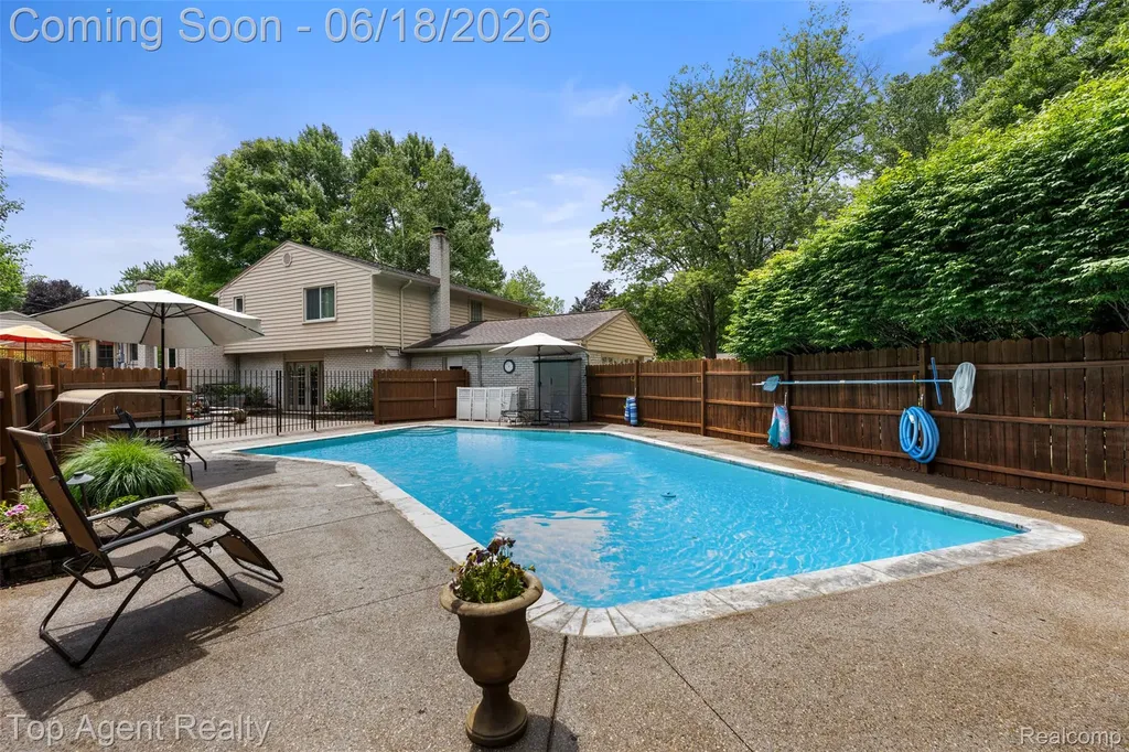 19700 Wilshire Boulevard Beverly Hills Village MI 48025