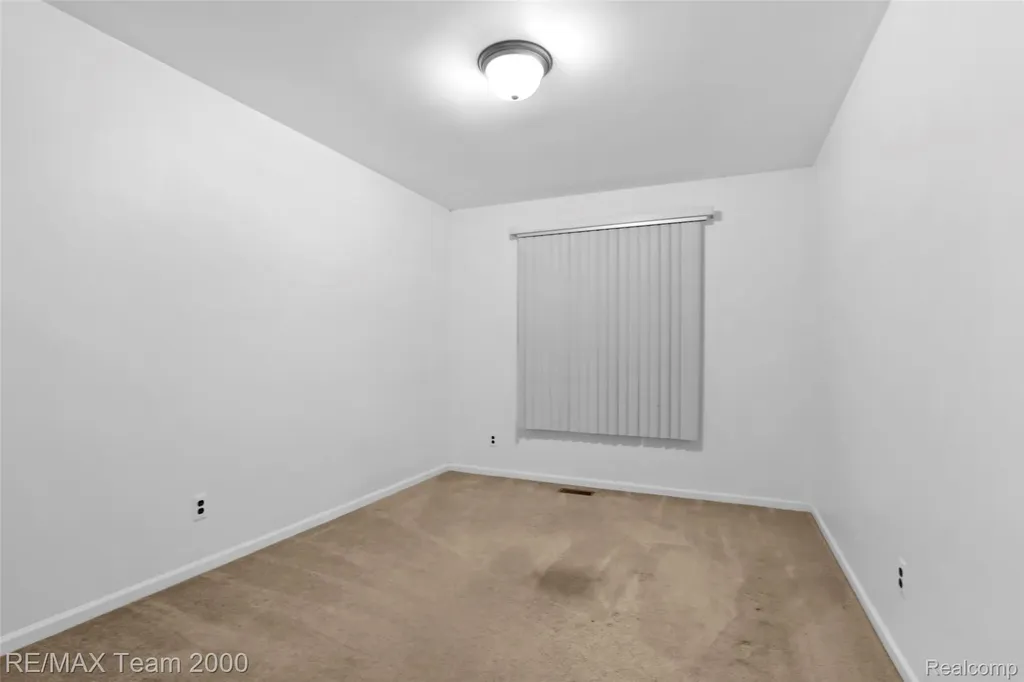 25134 Ann Arbor Trail Dearborn Heights City MI 48127