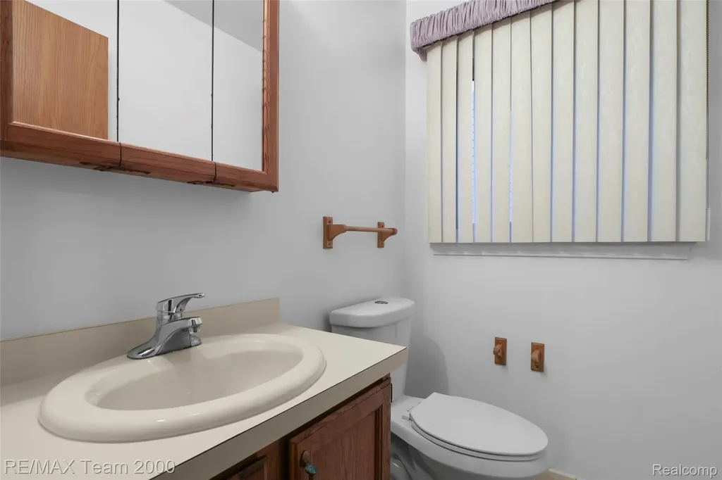 25134 Ann Arbor Trail Dearborn Heights City MI 48127