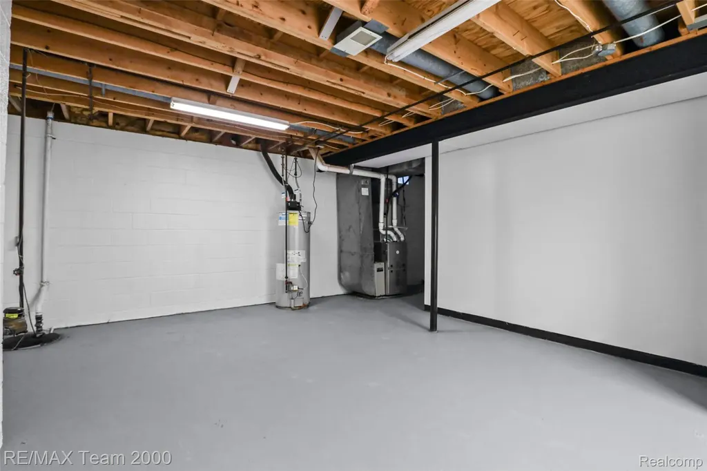 25134 Ann Arbor Trail Dearborn Heights City MI 48127