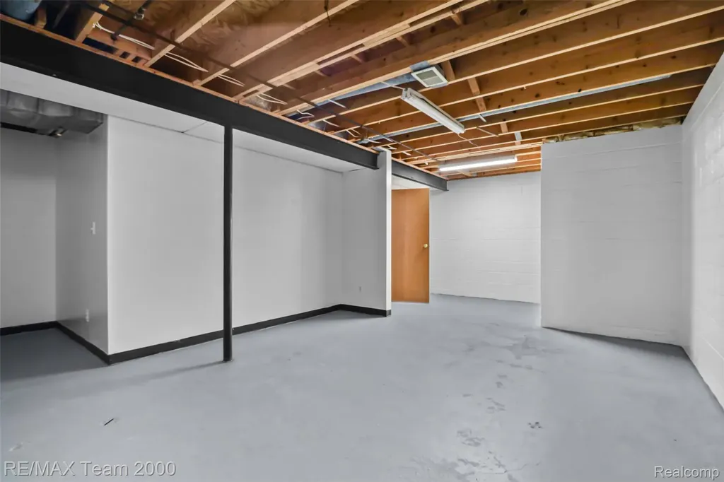25134 Ann Arbor Trail Dearborn Heights City MI 48127