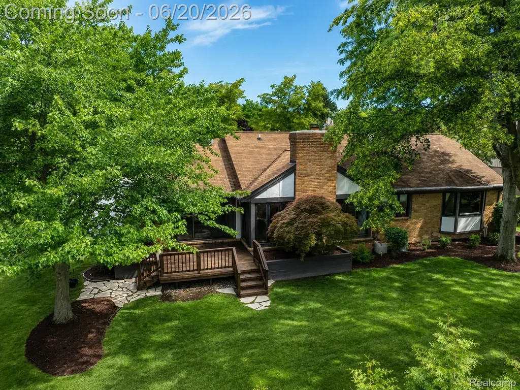 4413 Pinehurst Drive West Bloomfield Charter Township MI 48322