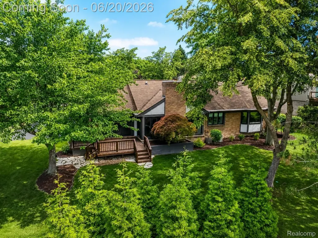4413 Pinehurst Drive West Bloomfield Charter Township MI 48322